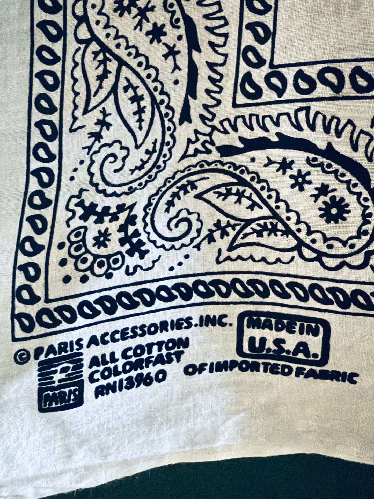 Vintage White Bandana by Paris Accessories -004