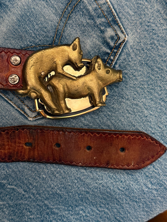 vintage novelty belt buckle, brass pig buckle, funny cowboy buckle